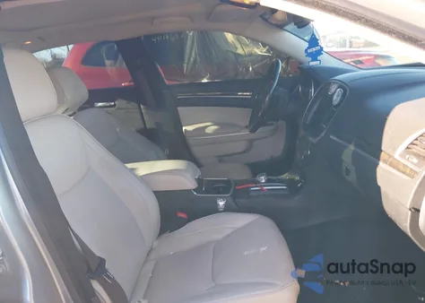 2015 Chrysler 300C z USA, uszkodzony, nr VIN 2C3CCAEGXFH779934